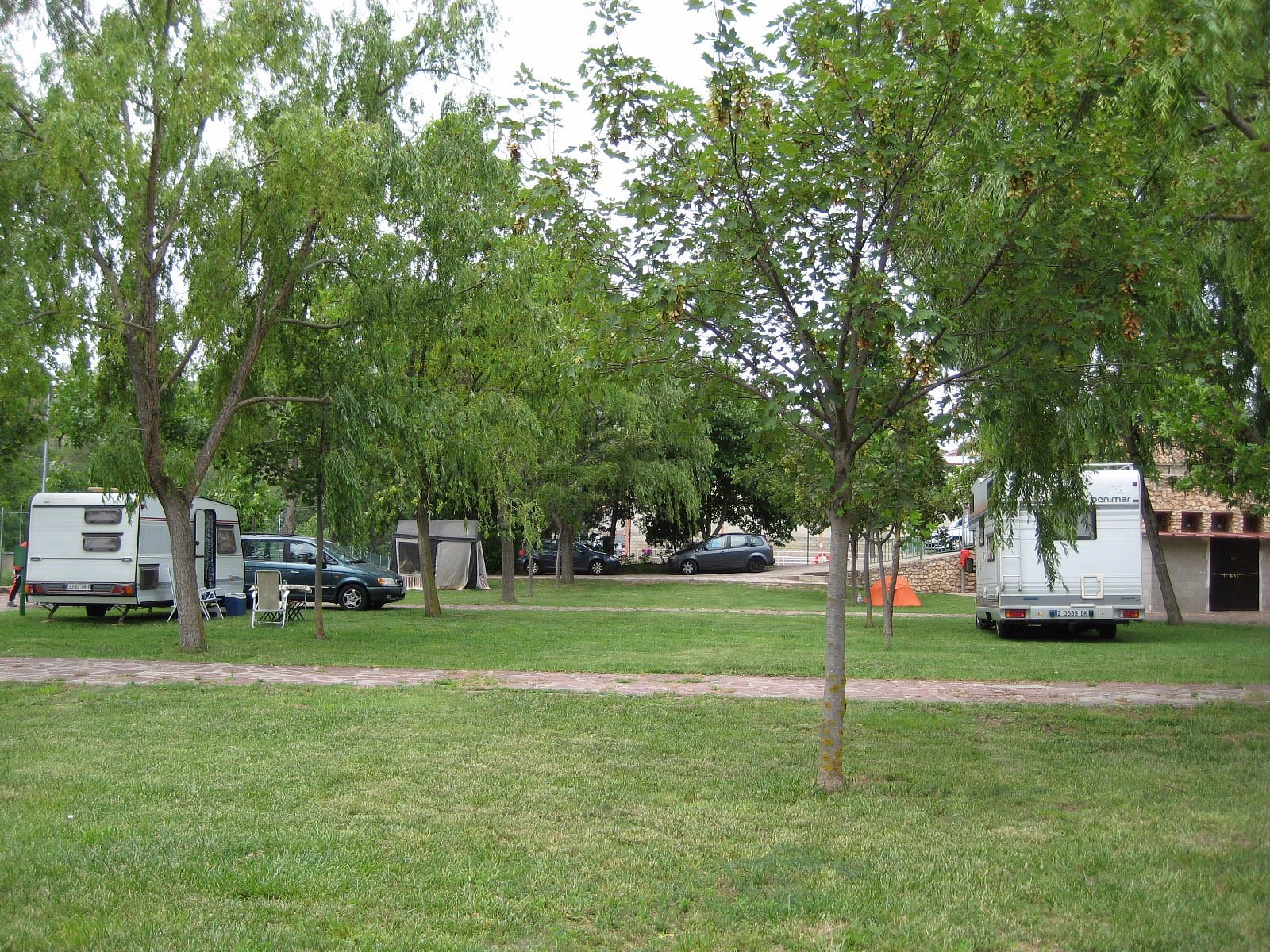 Zona verde del camping de Trasobares